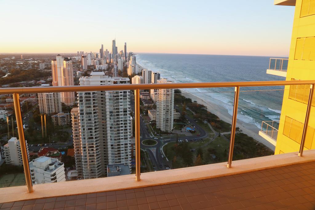 Ultiqa Air On Broadbeach Gold Coast Exterior foto